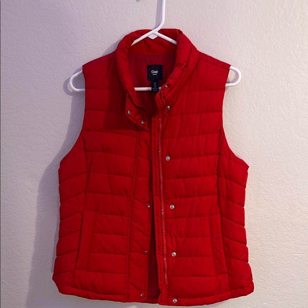 GAP Red Quilted Puffer Vest